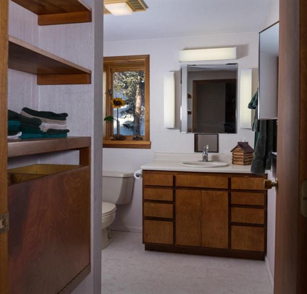 Five-Bedroom House room - Image 1