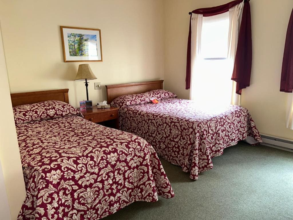 Twin Room with Bathroom room - Image 1