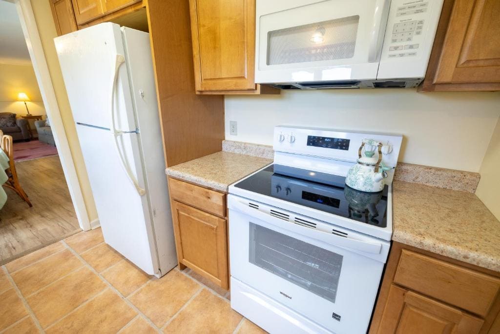 Three-Bedroom House room - Image 1