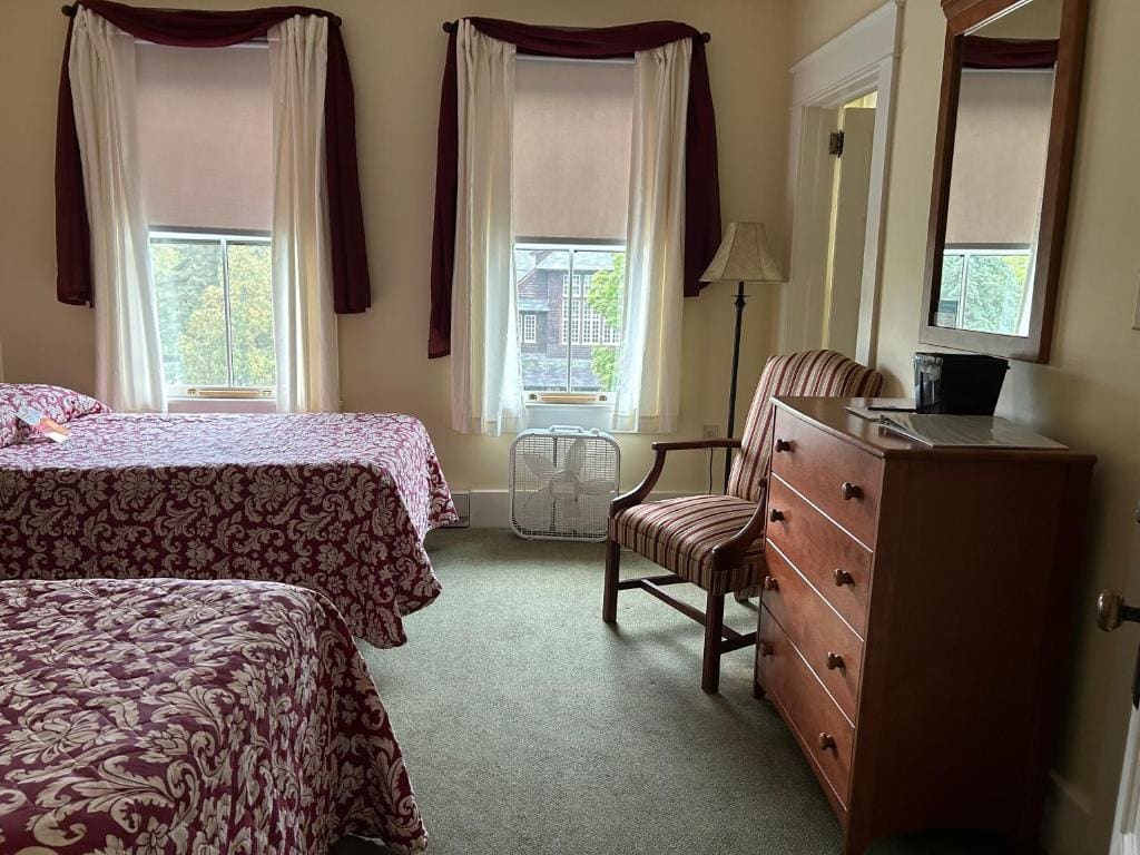 Twin Room with Bathroom room - Image 2