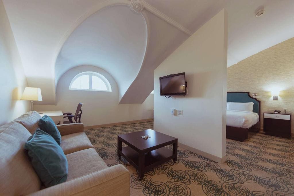 Junior King Suite with Seating Area room - Image 2