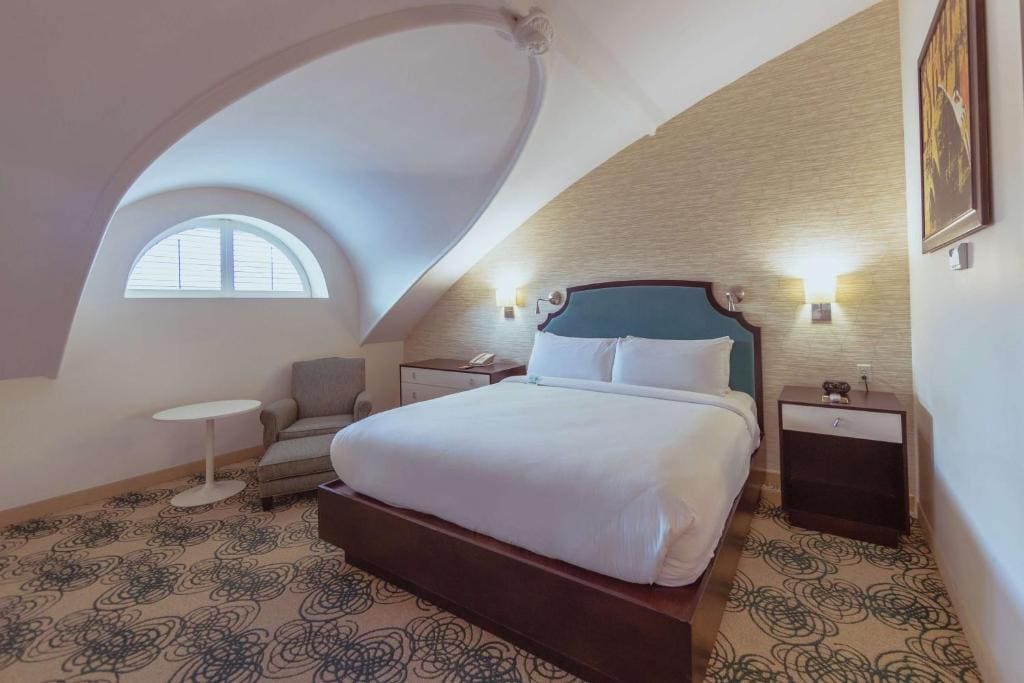 Junior King Suite with Seating Area room - Image 1