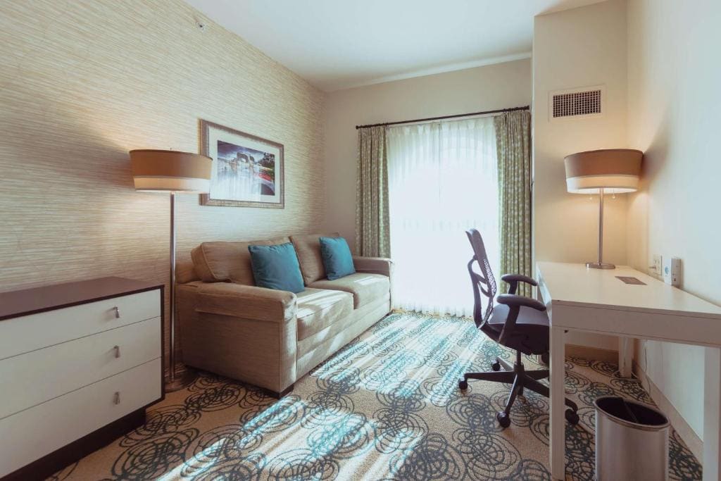 King Room with Sofa Bed - Non-Smoking room - Image 2