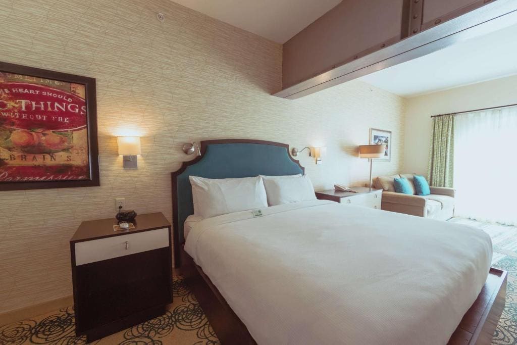 King Room with Sofa Bed - Non-Smoking room - Image 1