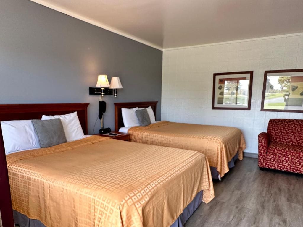 Queen Room with Two Queen Beds room - Image 1