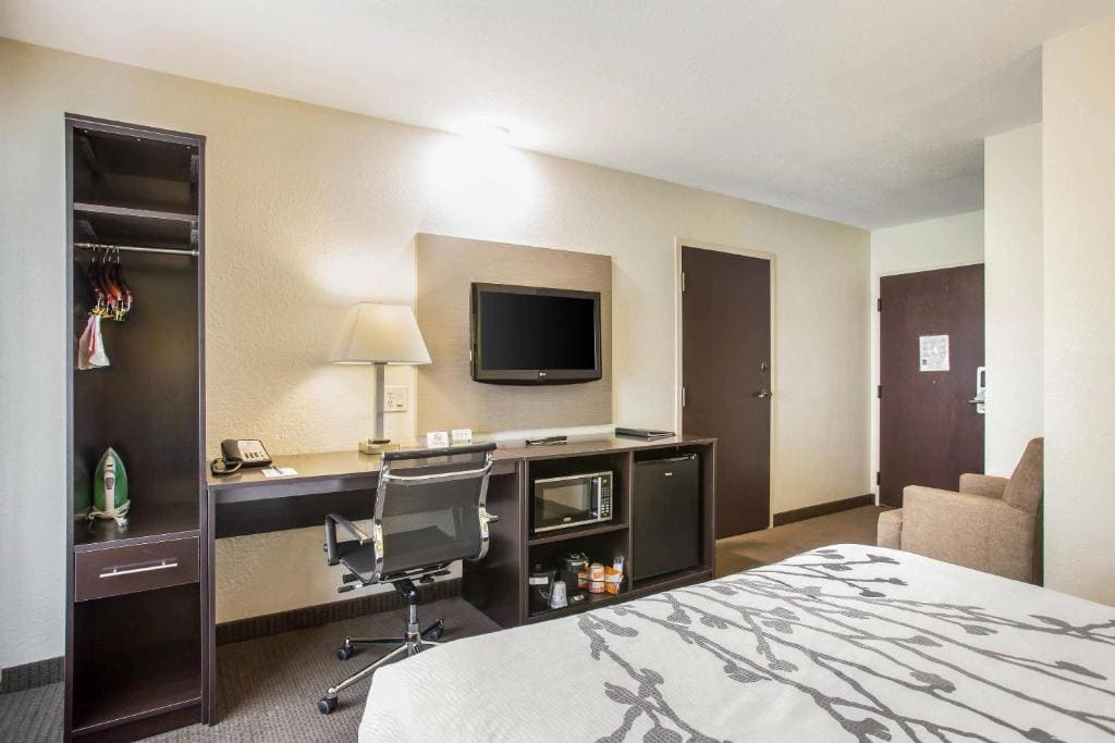 Queen Room - Non-Smoking room - Image 1