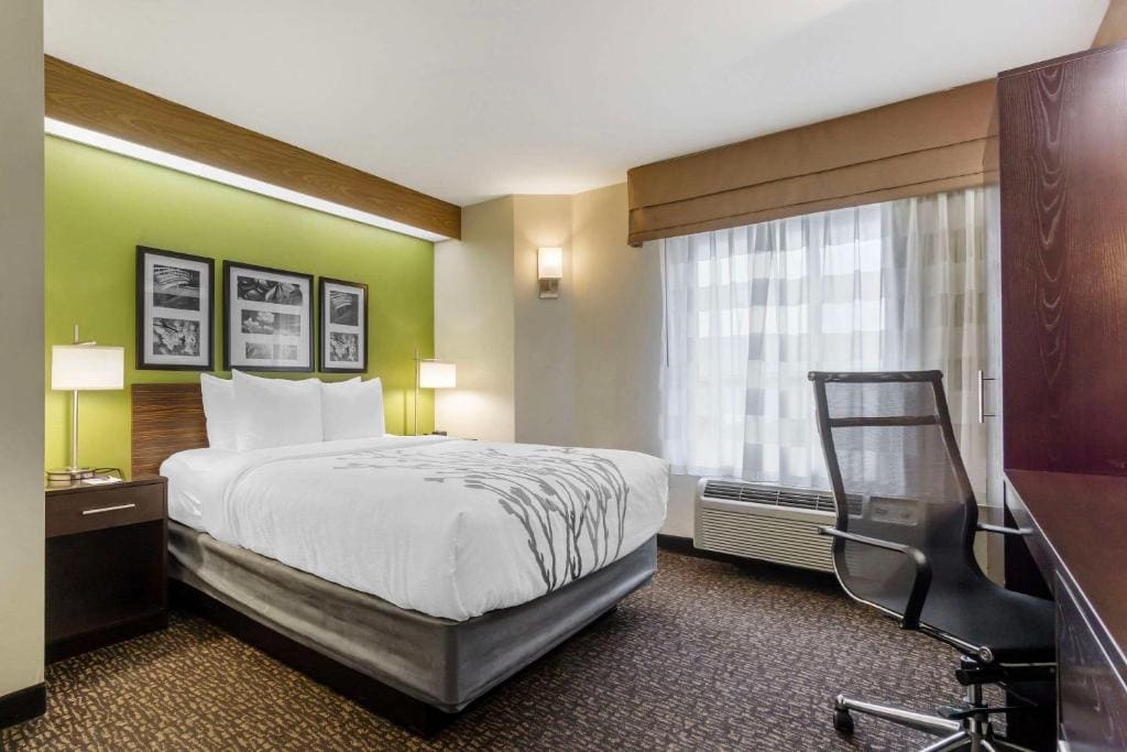 Queen Room - Non-Smoking room - Image 1