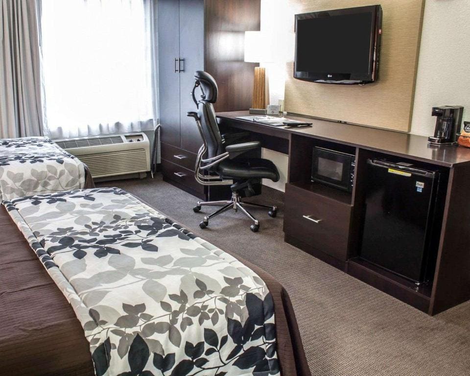 Double Room with Two Double Beds - Non-Smoking room - Image 2