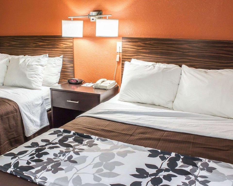 Double Room with Two Double Beds - Non-Smoking room - Image 1