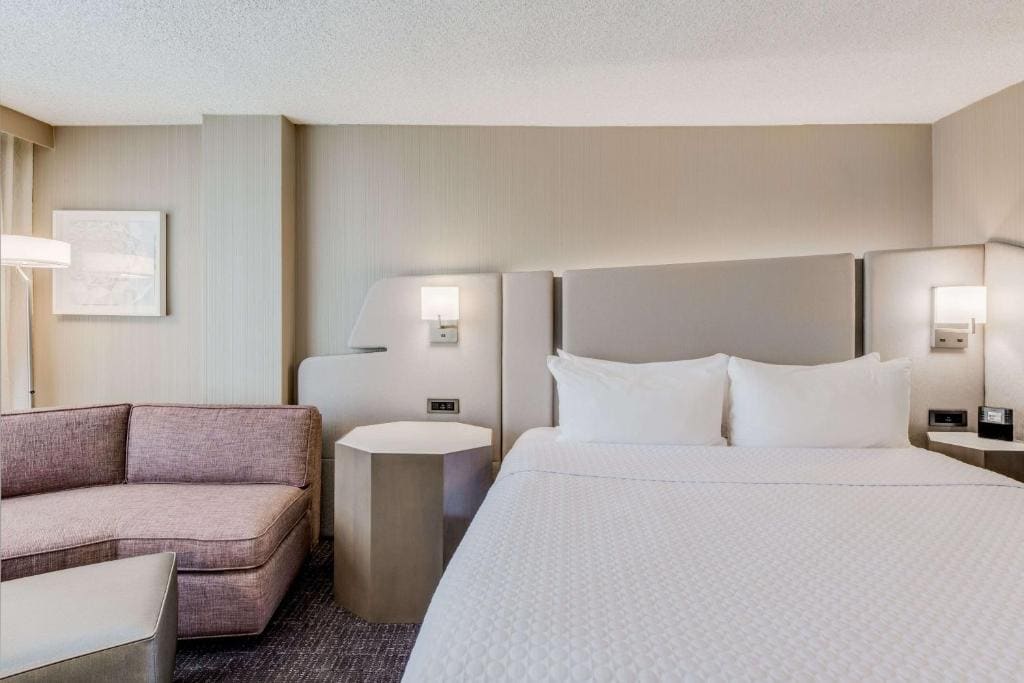 Deluxe King Room room - Image 3