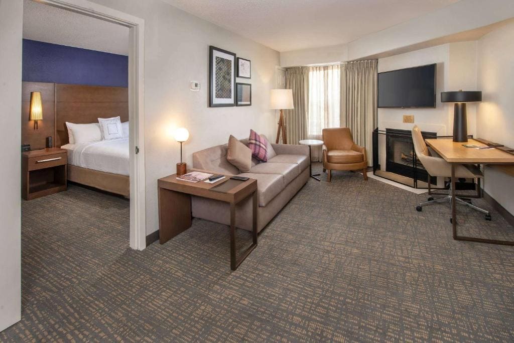 Two Bedroom Suite - Queen in Each room - Image 1
