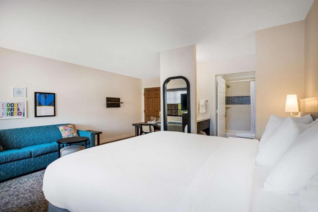 Studio King Suite room - Image 3
