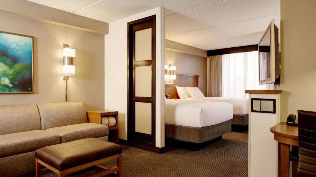 Double Room with Two Double Beds - High Floor room - Image 1