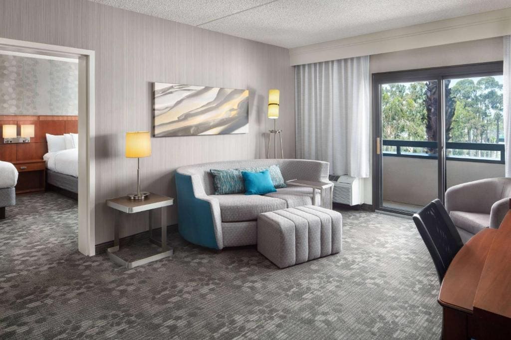 One Bedroom Suite King with Sofabed room - Image 2