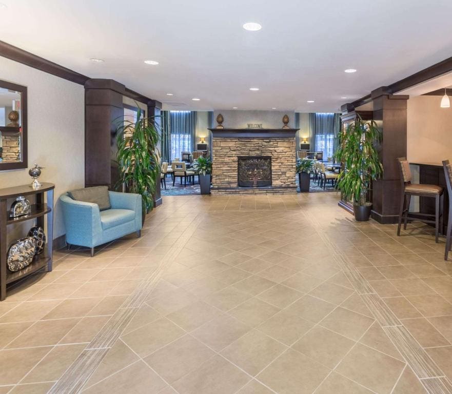 One-Bedroom King Suite room - Image 1