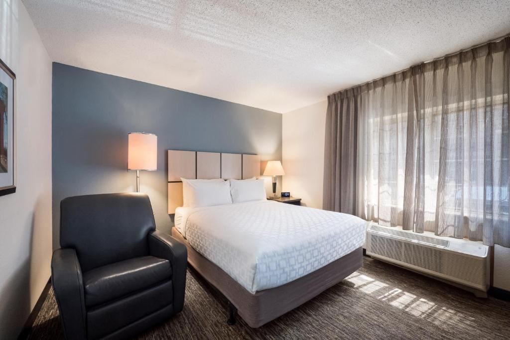 Queen Room - Disability Access room - Image 1