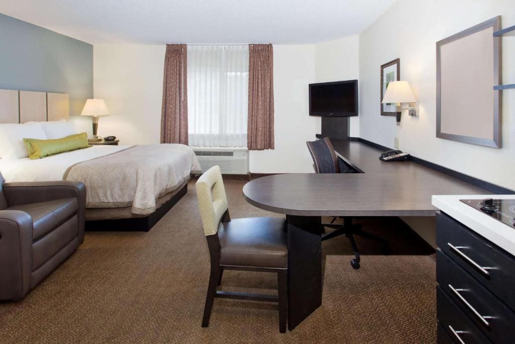 Deluxe Queen Studio room - Image 1