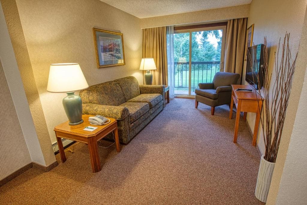 Deluxe King Suite room - Image 3