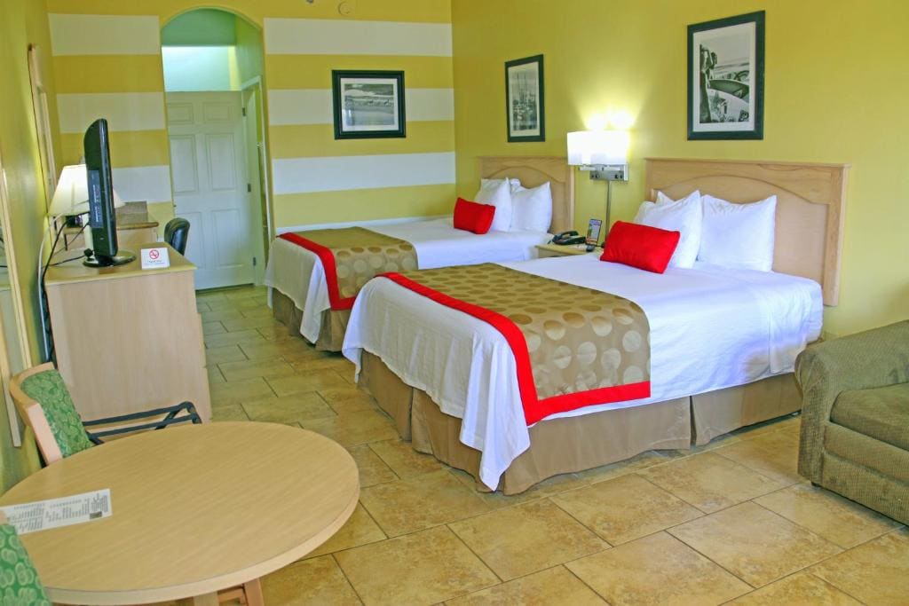 Suite with Two Queen Beds - Non-Smoking room - Image 3