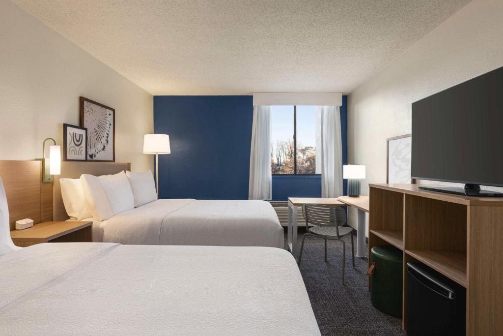Double Room with Two Double Beds - Non-Smoking room - Image 1