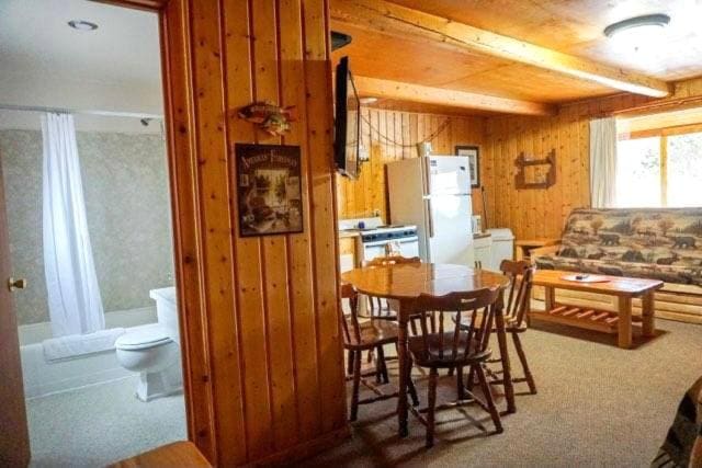 Family Room With Kitchenette room - Image 2
