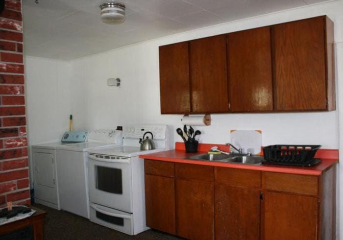 Three-Bedroom House room - Image 1