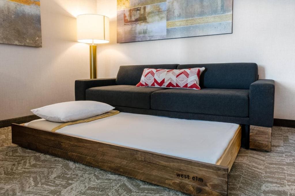King Suite with Trundle Sofa room - Image 2