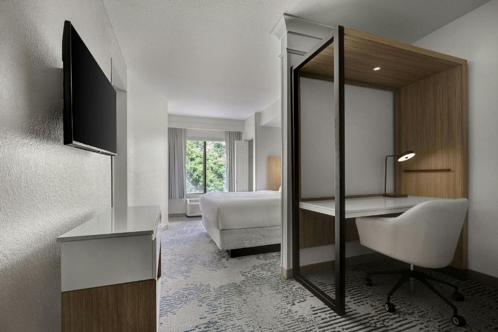 King Suite with Trundle Sofa room - Image 3