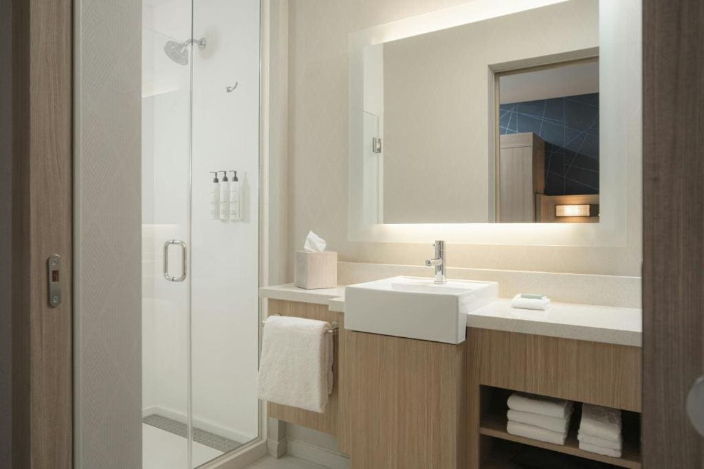 King Suite with Trundle Sofa room - Image 1