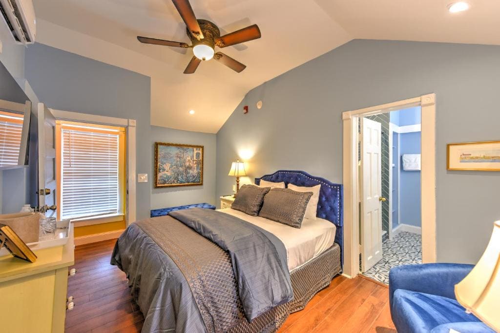 Standard Queen Room - Casa De Solana room - Image 3