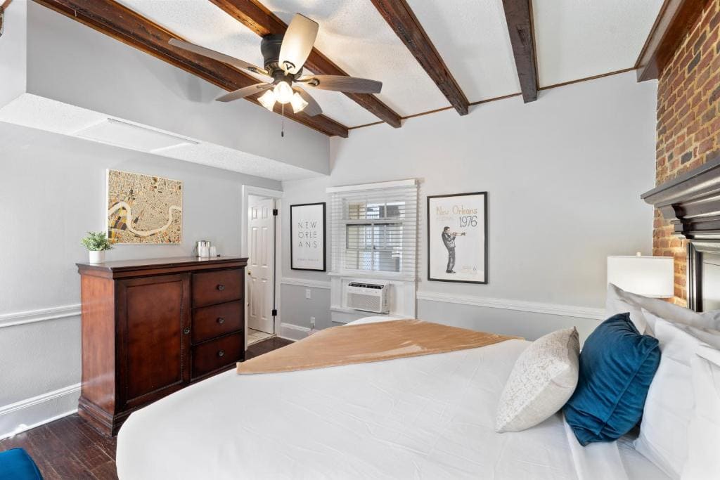 Classic King Room room - Image 1