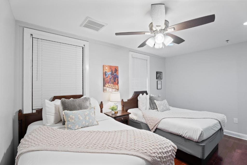 Classic Two Queen Room room - Image 2