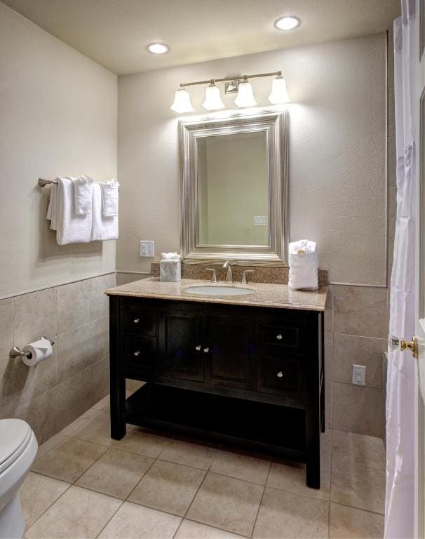 Suite with One King Bed room - Image 1