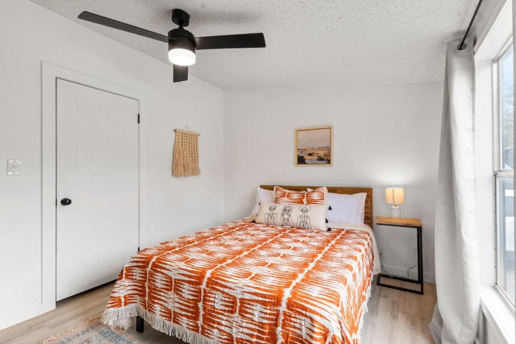 Three-Bedroom House room - Image 1