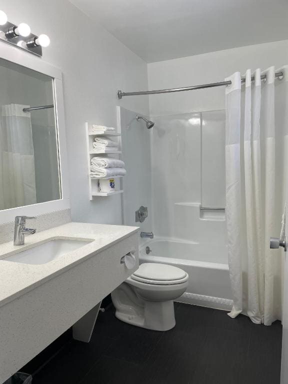 Deluxe Room room - Image 2