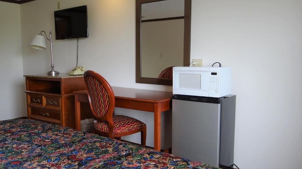 Deluxe Double Room with Bath room - Image 3