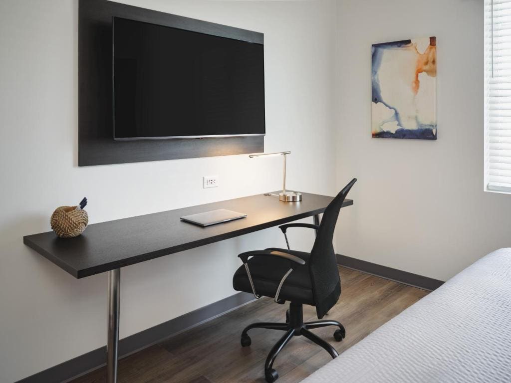 King Suite room - Image 2