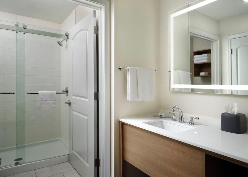 Studio Queen Suite - Non-Smoking room - Image 1