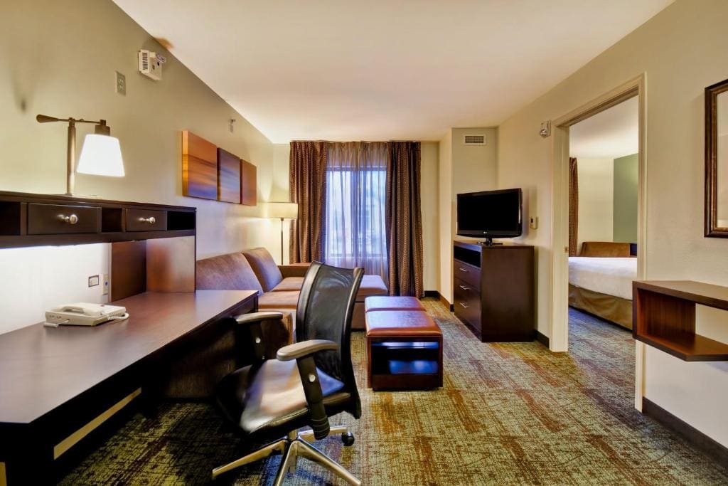 One-Bedroom King Suite room - Image 1