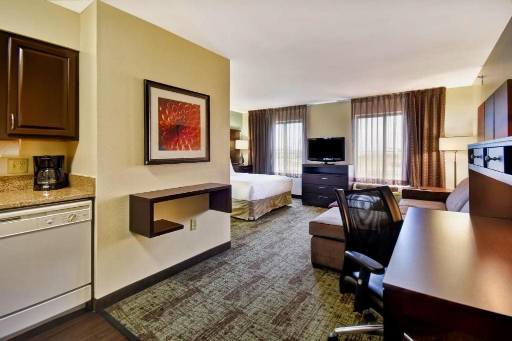 Studio Queen Suite room - Image 1