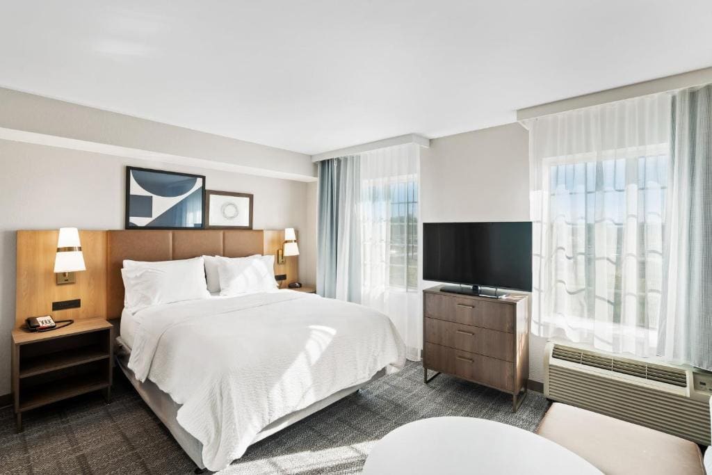 Queen Studio Suite room - Image 3