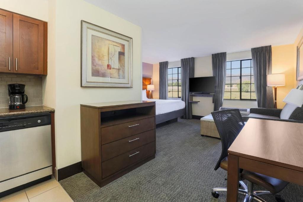 King Studio Suite room - Image 2