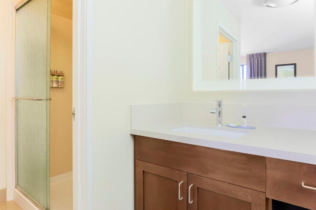 Two-Bedroom Suite room - Image 1
