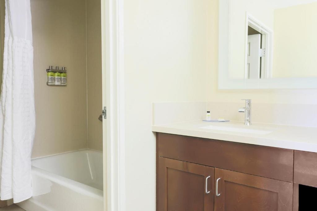 Two-Bedroom Suite room - Image 2