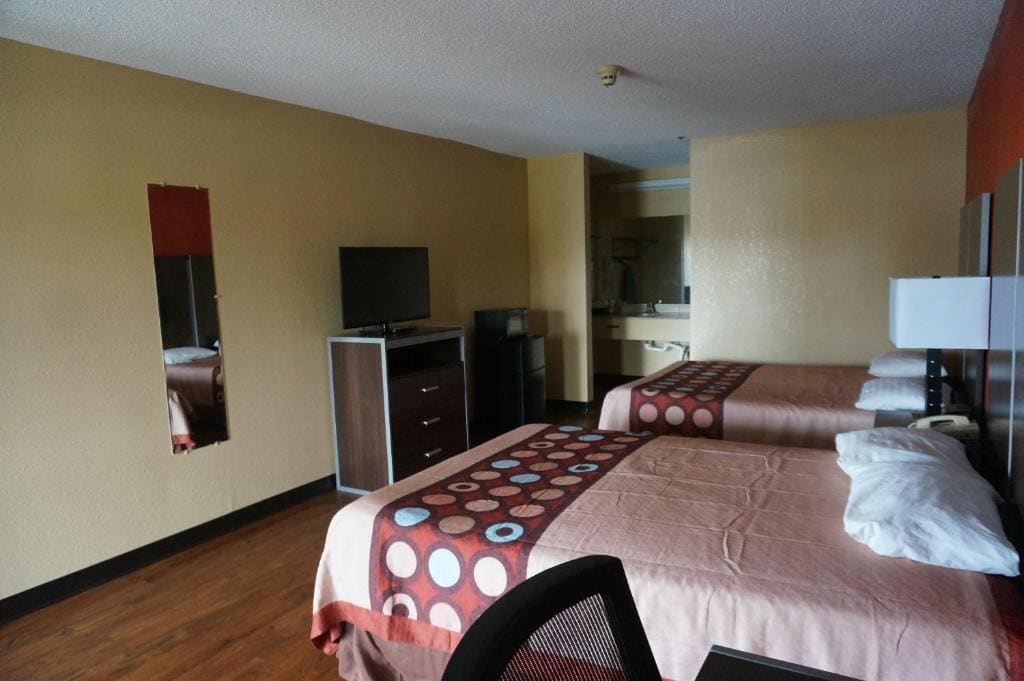 Double Room with Two Double Beds room - Image 2