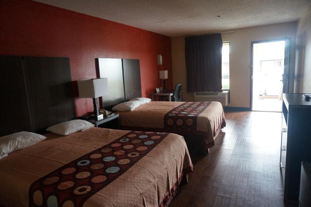 Double Room with Two Double Beds room - Image 3