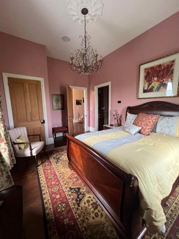 Deluxe Queen Room room - Image 3
