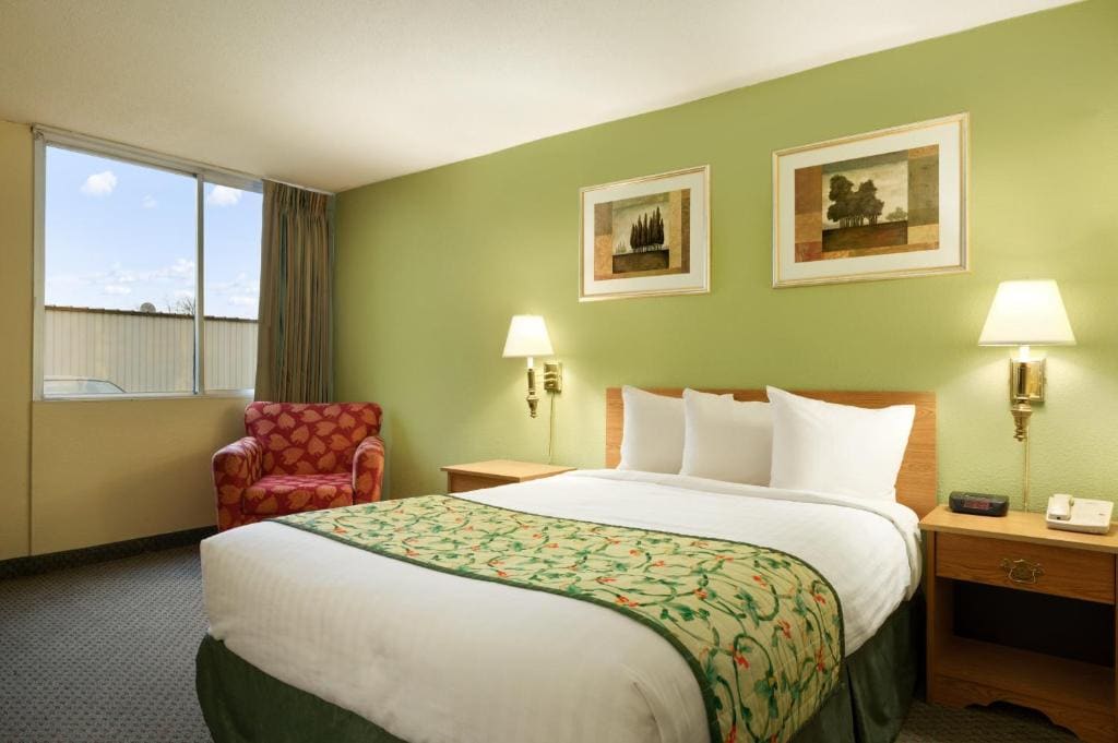 King Room- Non-Smoking room - Image 3