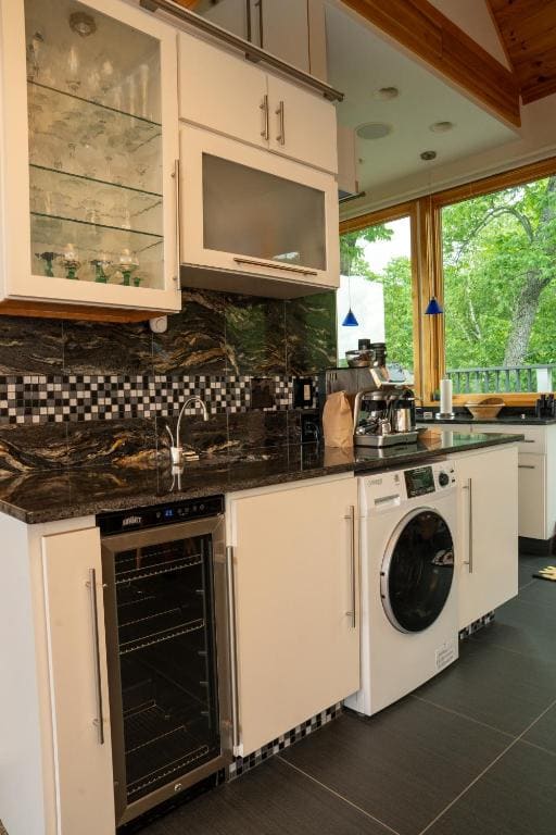 Two-Bedroom Apartment with Mountain View room - Image 3