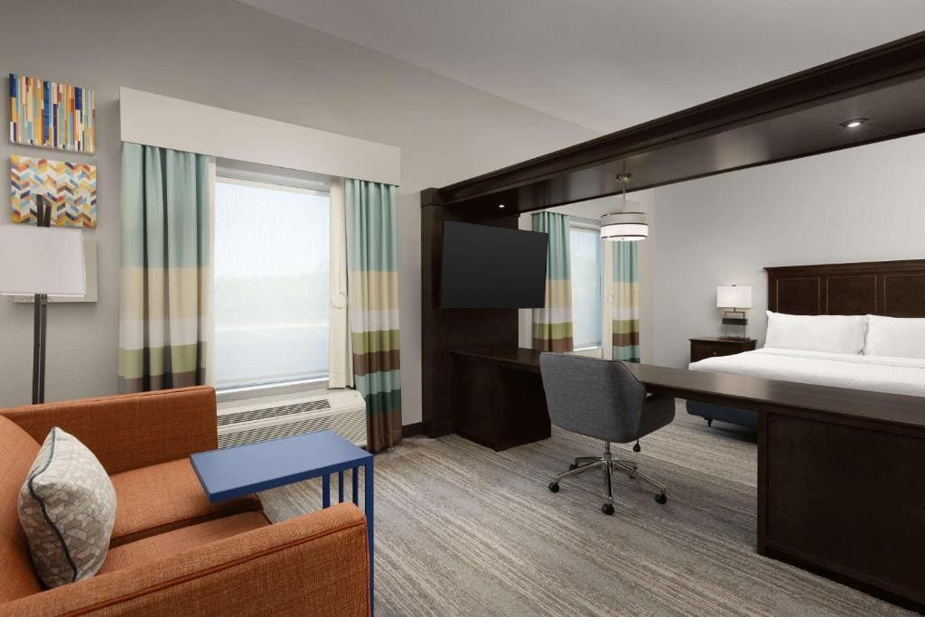 King Studio Suite - Non-Smoking room - Image 2